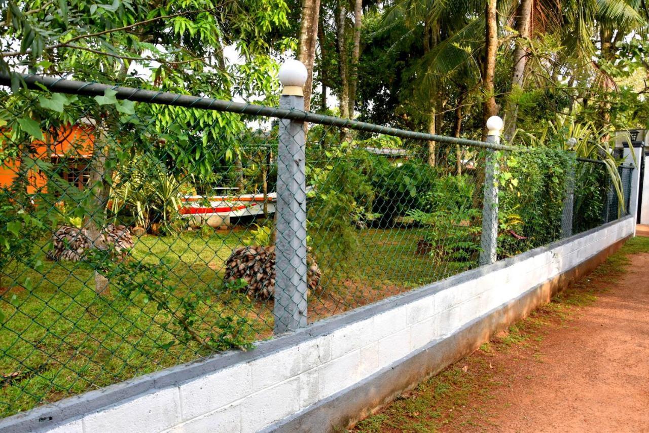 S P City Resort Anuradhapura Zewnętrze zdjęcie